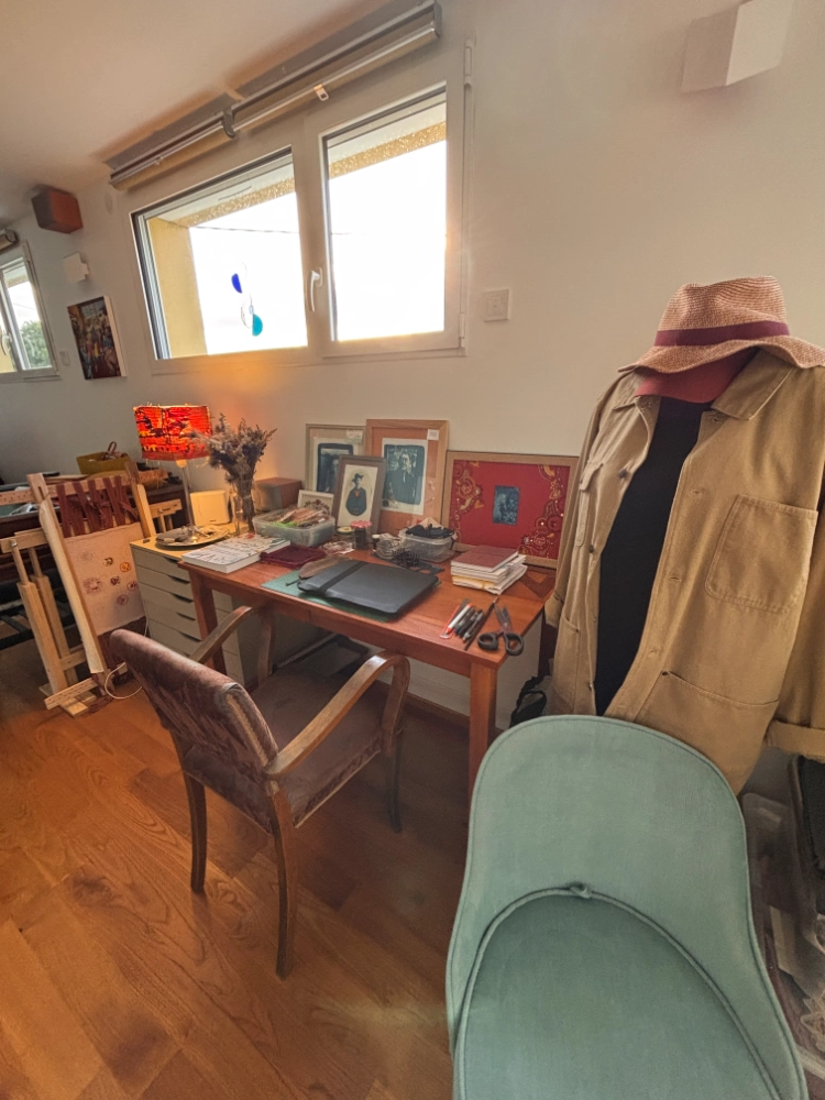bureau large bureau de l'atelier vue large