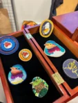 Détail stand broche et patch